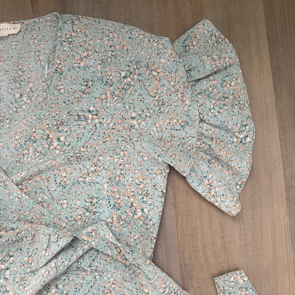 Lovestitch Wrap Dress with Floral Print Size M - Picture 4 of 7